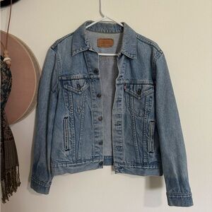 Levi’s trucker jacket